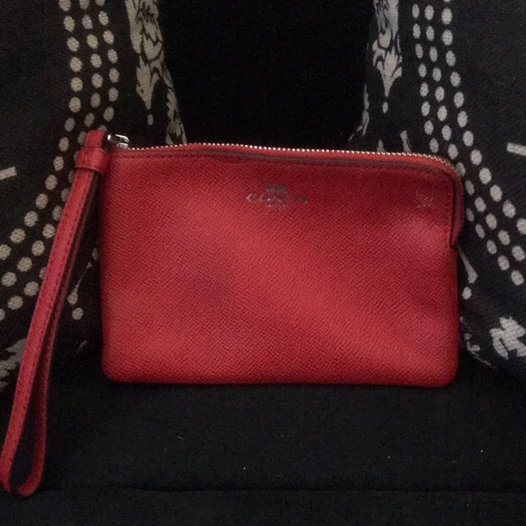 PRELOVED Coach red wristlet - Picture 3 of 8